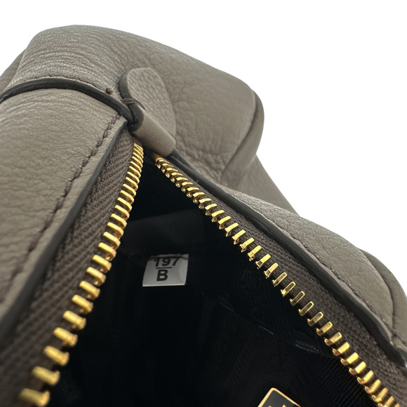 PRADA Vitello Daino Leather Cosmetic Pouch in Argilla - Picture 8 of 16